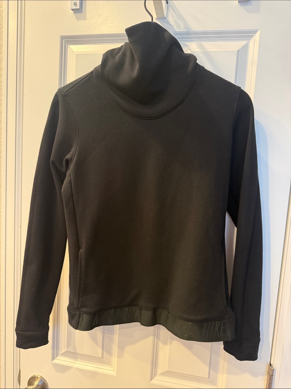 Nike Dri-FIT Funnel Neck Pullover Sweatshirt Women’s Small Black 860130-010